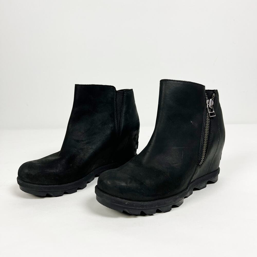 Sorel Arctic II Wedge Zip Bootie Black matte leather Women's Size 8